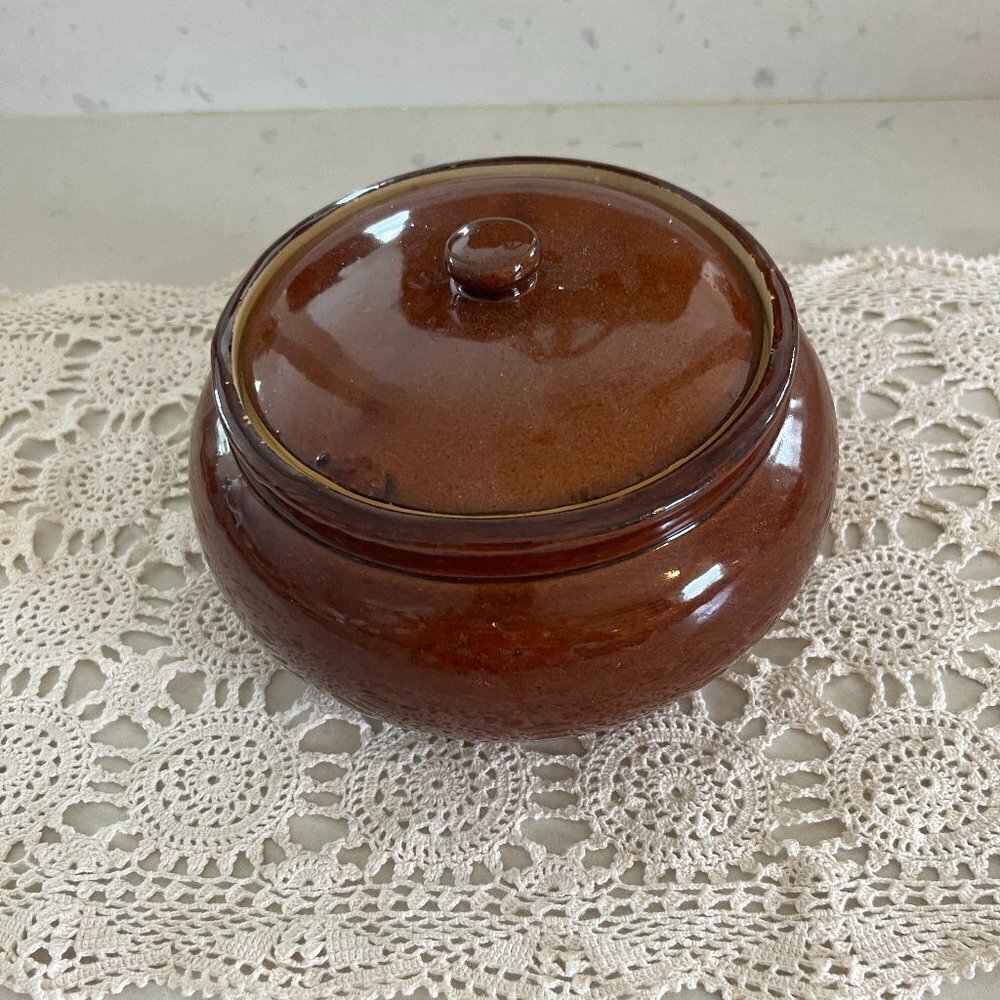 Brown Bean Pot with lid